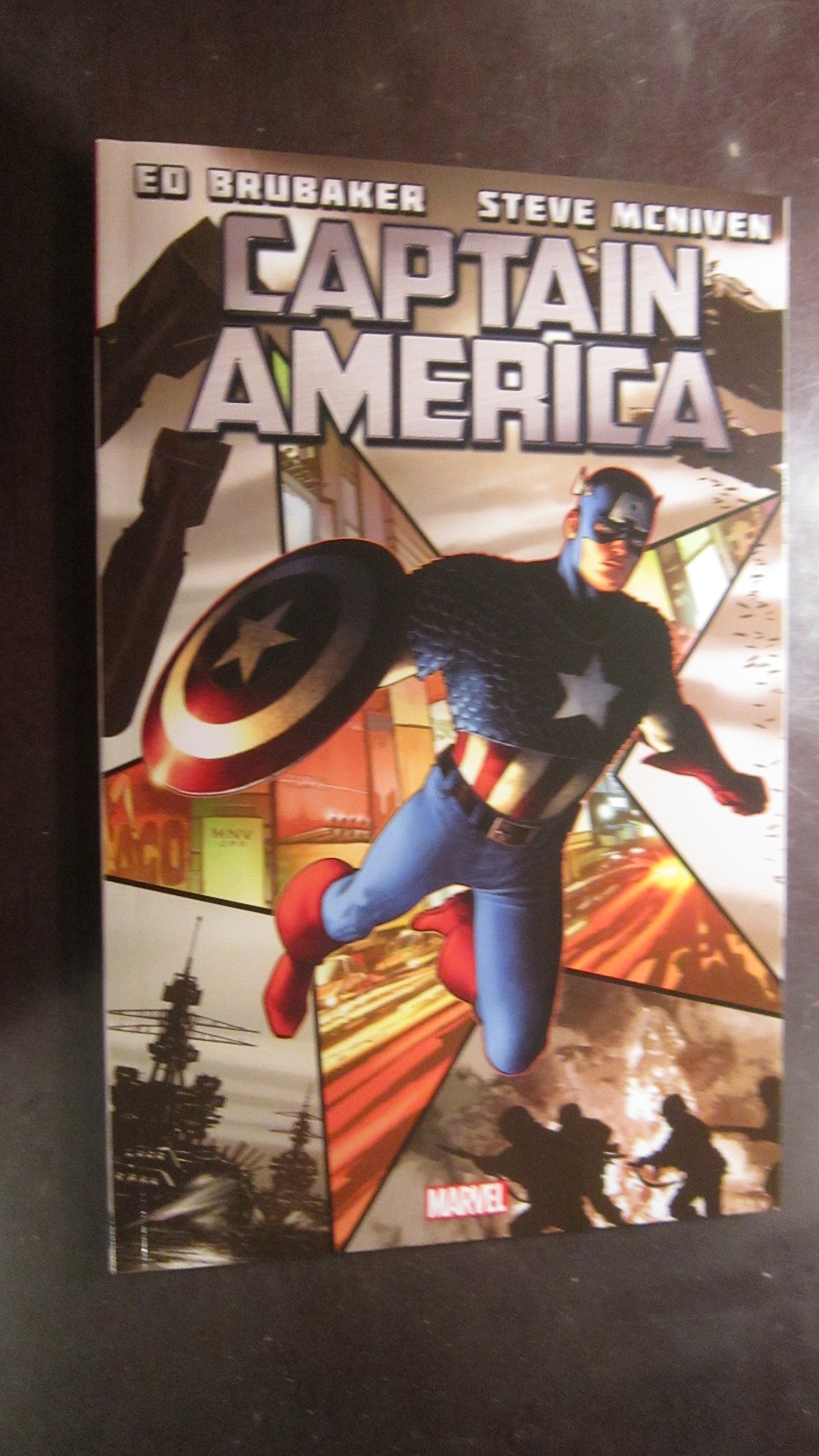 Captain America by Ed Brubaker #1 cover